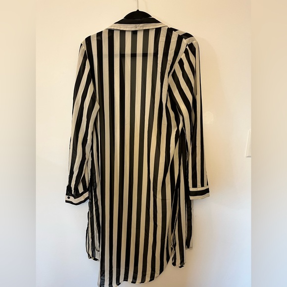 Black/White striped flowy cardigan - Picture 2 of 2